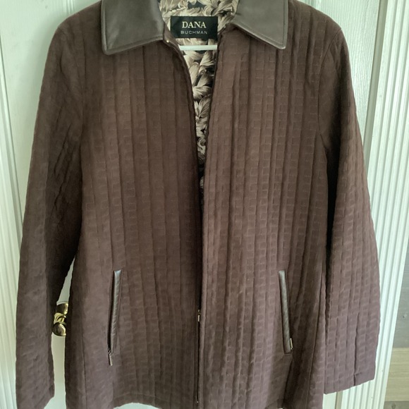 Dana Buchman Jackets & Blazers - VTG DANA BUCHMAN QUILTED BROWN WOMANS COAT WITH LEATHER TRIM SZ M